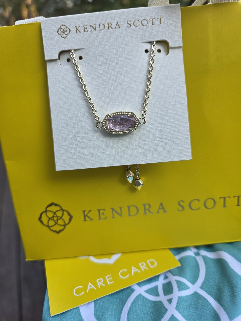 Kendra Scott Pinkish Stone Pendant Bracelet in Gold